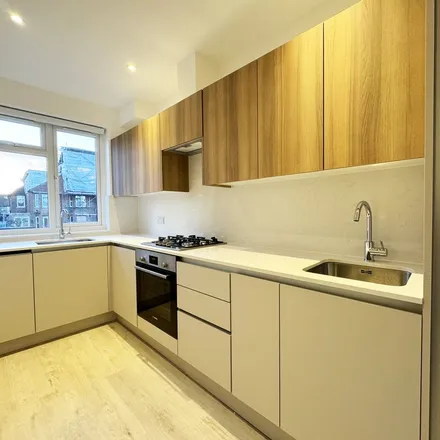 Image 4 - Rosalie Terrace, Sunderland, SR2 8JX, United Kingdom - Apartment for rent