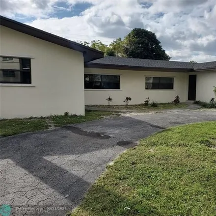 Image 1 - Sam's home, 7081 Northwest 16th Street, Sunrise Heights, Plantation, FL 33316, USA - House for sale