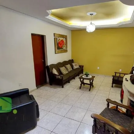 Buy this 4 bed house on Rua Monsenhor Bicalho in Eldorado, Contagem - MG
