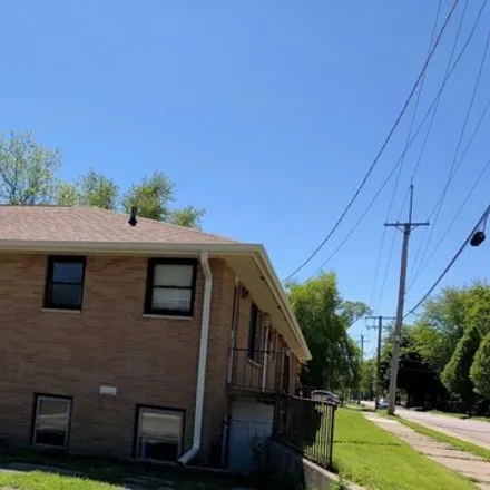 Buy this studio house on 1279 29th Street in Zion, IL 60099