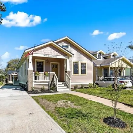 Buy this 3 bed house on 4766 Avenue R in Galveston, TX 77551