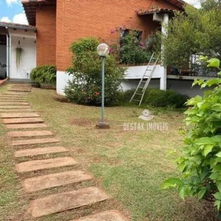 Buy this 3 bed house on Rua dos Canarinhos in Cidade Jardim, Uberlândia - MG