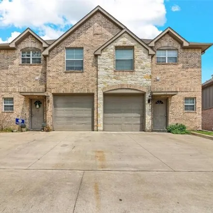 Buy this 6 bed house on 177 South Holly Avenue in Sherman, TX 75092