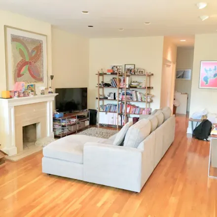 Rent this 4 bed townhouse on 14 East 80th Street in New York, NY 10075