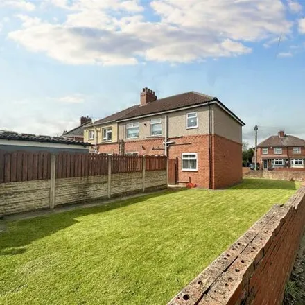 Buy this 3 bed duplex on Low Grange Square in Thurnscoe, S63 0LG