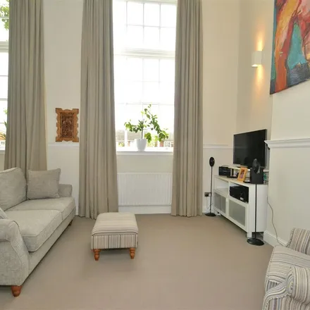 Image 4 - 55 Southey Road, London, SW19 1PP, United Kingdom - Apartment for rent