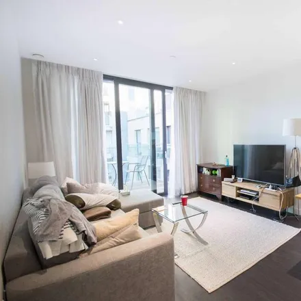 Rent this 1 bed apartment on Catalina House in Piazza Walk, London