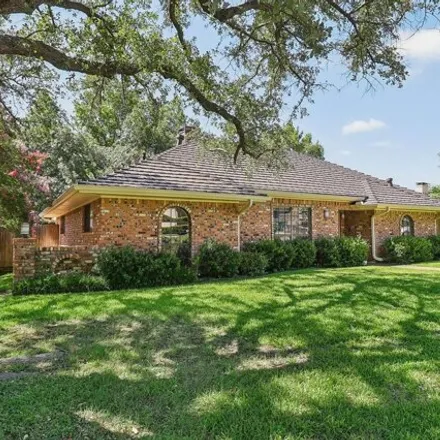 Buy this 4 bed house on 9710 Vista Oaks Dr in Dallas, Texas