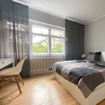 Rent this 3 bed apartment on Afrikanische Straße 33 in 13351 Berlin, Germany