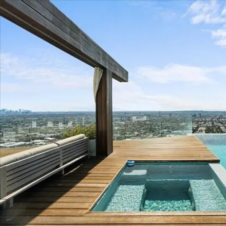 Image 3 - 8404 Franklin Avenue, Los Angeles, CA 90069, USA - House for sale