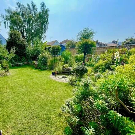 Image 2 - Westcliff-on-sea, Southend On Sea, Essex, Ss0 - House for sale