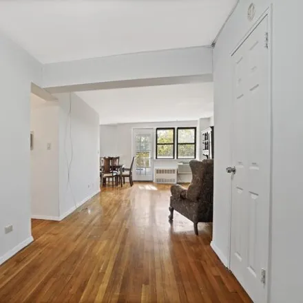 Image 3 - 84-29 155th Avenue, New York, NY 11414, USA - Apartment for sale