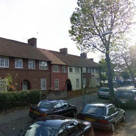 Image 1 - 26 Dagenham Avenue, London, RM9 6LH, United Kingdom - Townhouse for rent