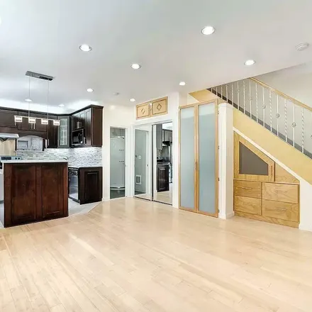 Rent this 3 bed apartment on 318 East 62nd Street in New York, NY 10065