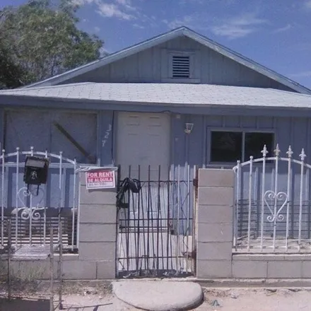 Buy this 2 bed house on 678 Wood Street in Taft, Kern County