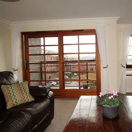 Image 2 - 39 Orchard Brae Avenue, City of Edinburgh, EH4 2UP, United Kingdom - Apartment for rent