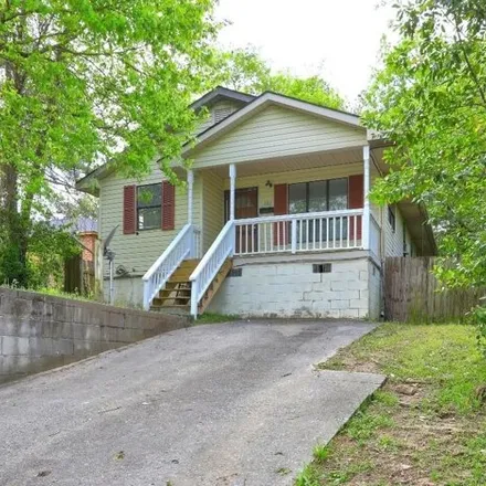 Rent this 3 bed house on 443 Cowan Street in Sunnydale Acres, Macon
