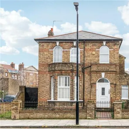 Buy this 5 bed house on 20 Elsie Road in London, SE22 8PW