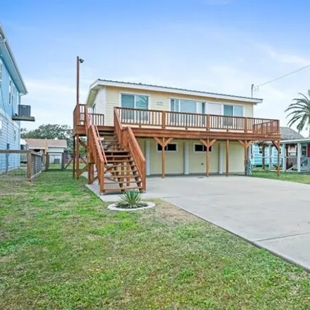 Buy this 3 bed house on 1283 South Live Oak Street in Rockport, TX 78382
