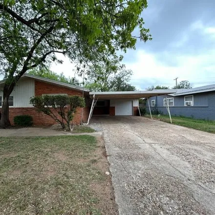 Rent this 3 bed house on 2547 52nd Street in Lubbock, TX 79413