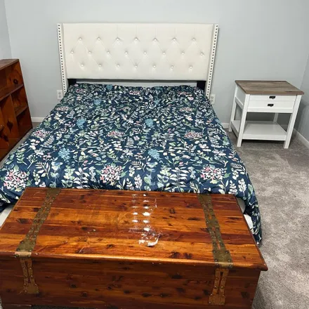 Rent this 1 bed room on 1053 Heidelberg Road in Reynolds Corners, Toledo