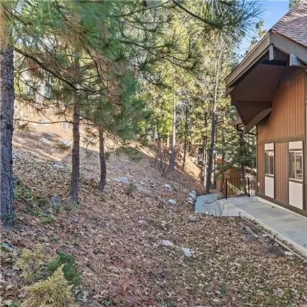 Image 4 - 890 Willow Creek Road, North Shore, Lake Arrowhead, CA 92407, USA - Townhouse for sale