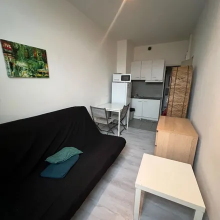 Rent this 1 bed apartment on École primaire Boileau - Pasteur in 74 Rue de Condé, 59100 Roubaix