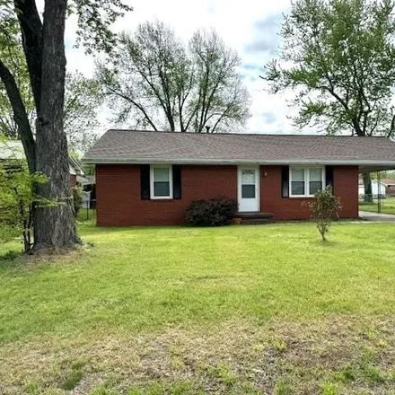 Buy this 3 bed house on 2046 Sutton Drive in Henderson, KY 42420