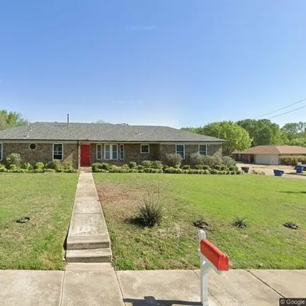 Buy this 3 bed house on 7290 Pecan Street in Frisco, TX 75034
