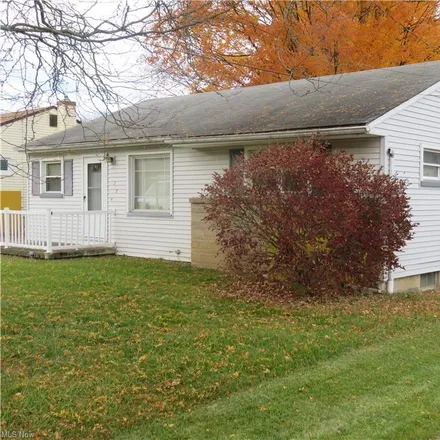 Buy this 3 bed house on 373 West Omar Street in Struthers, OH 44471