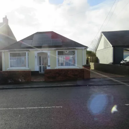 Buy this 3 bed house on Lon Hir in Carway, SA17 4HG