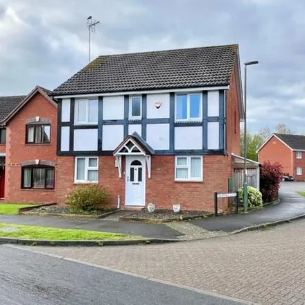 Buy this 4 bed house on Mowbray Avenue in Tewkesbury, GL20 5FA