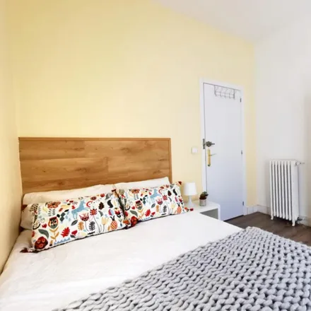Rent this 9 bed room on Madrid in Calle de Bailén, 39