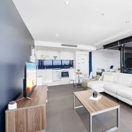 Rent this 2 bed apartment on Surfers Paradise QLD 4217