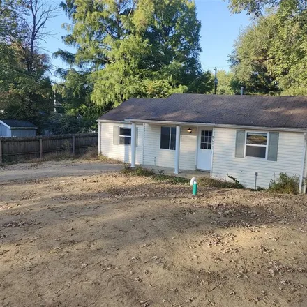Rent this 3 bed house on 8045 Sugar Creek Myrtle Lane in Sugar Creek, Shelby County
