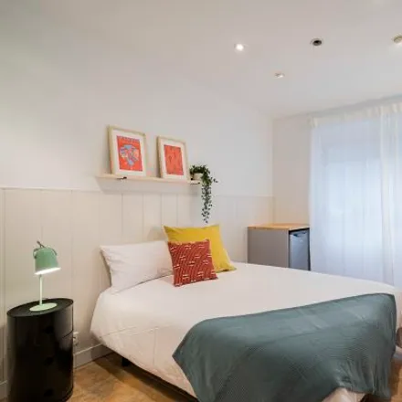 Rent this 2 bed room on Calle de Bravo Murillo in 297 - 7, 28020 Madrid
