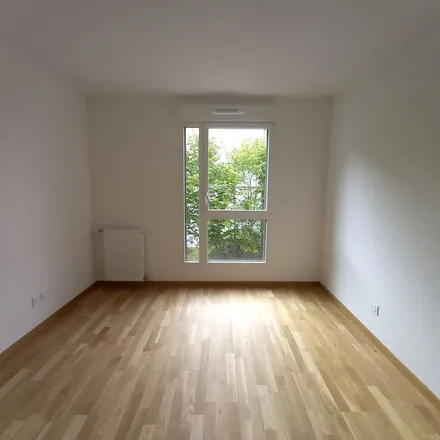 Rent this 3 bed apartment on 36 Avenue Général de Gaulle in 69300 Caluire-et-Cuire, France