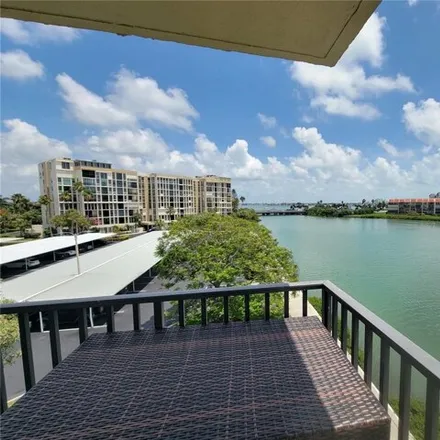 Rent this 2 bed condo on unnamed road in South Pasadena, Pinellas County