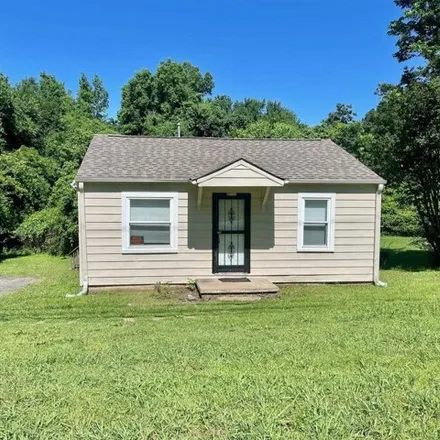 Buy this 2 bed house on 1765 N Royal St in Jackson, Tennessee