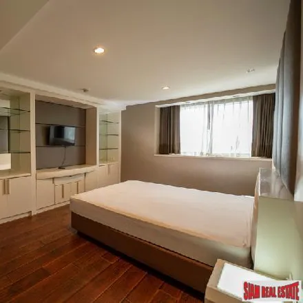 Image 2 - พร้อมพงษ์, Sukhumvit Road, Khlong Toei District, Bangkok 10110, Thailand - Apartment for sale