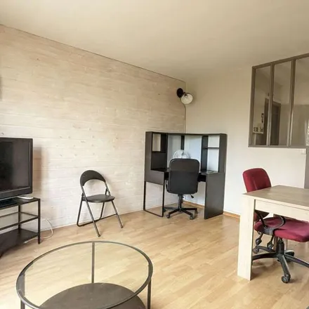 Image 5 - 2 Place Chollet, 94480 Ablon-sur-Seine, France - Apartment for rent