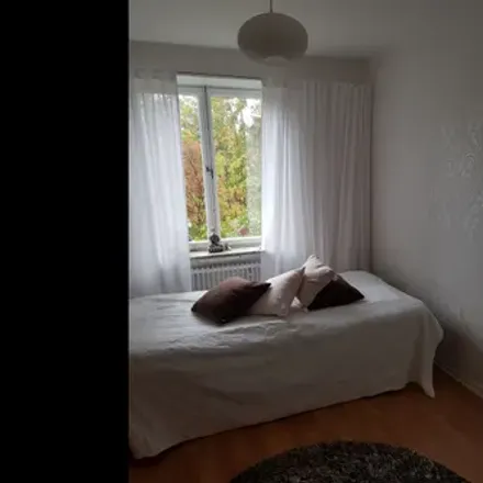 Rent this 1 bed room on Bodalsvägen in Lidingö, Sweden