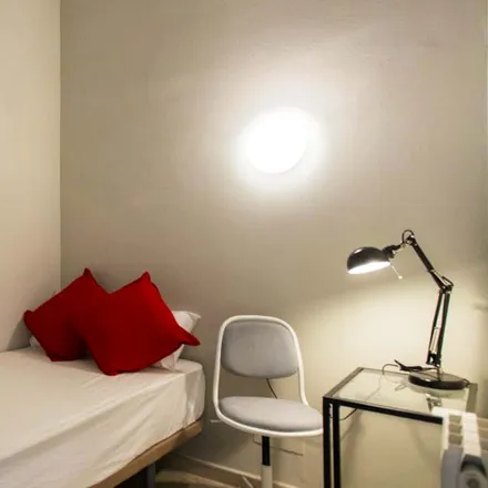 Rent this 1 bed room on Carrer de Mallorca in 170, 08001 Barcelona
