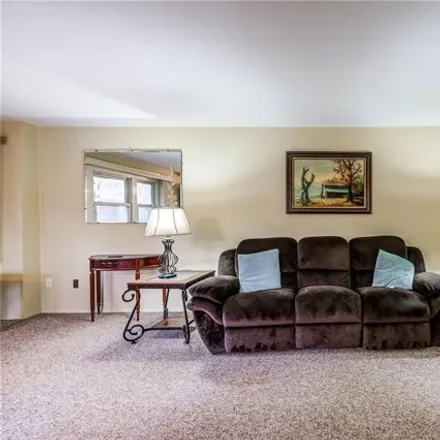 Image 2 - 34 Pearsall Avenue, City of Glen Cove, NY 11542, USA - Apartment for sale