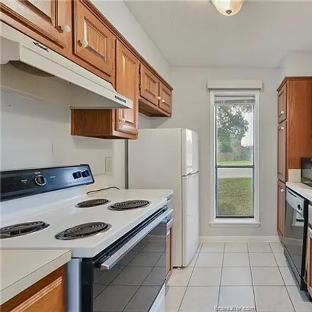 Image 2 - 1802 Holleman Drive West, College Station, TX 77840, USA - House for rent