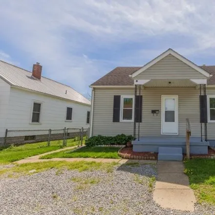 Buy this 3 bed house on 902 Fleet Street in Chillicothe, OH 45601