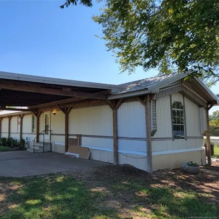 Buy this studio apartment on 461463 Applegate Road in Brent, Sequoyah County