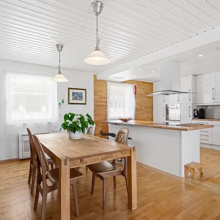 Rent this 4 bed apartment on Novvegen 12 in 4044 Hafrsfjord, Norway