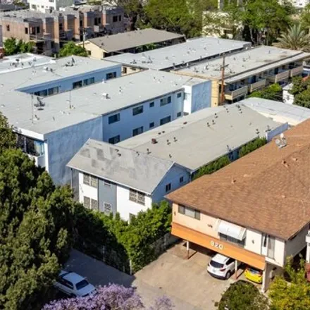 Image 3 - 926 N Spaulding Ave, West Hollywood, California, 90046 - House for sale