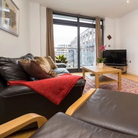 Rent this 3 bed apartment on Hail & Ride Valetta Road in Larden Road, London